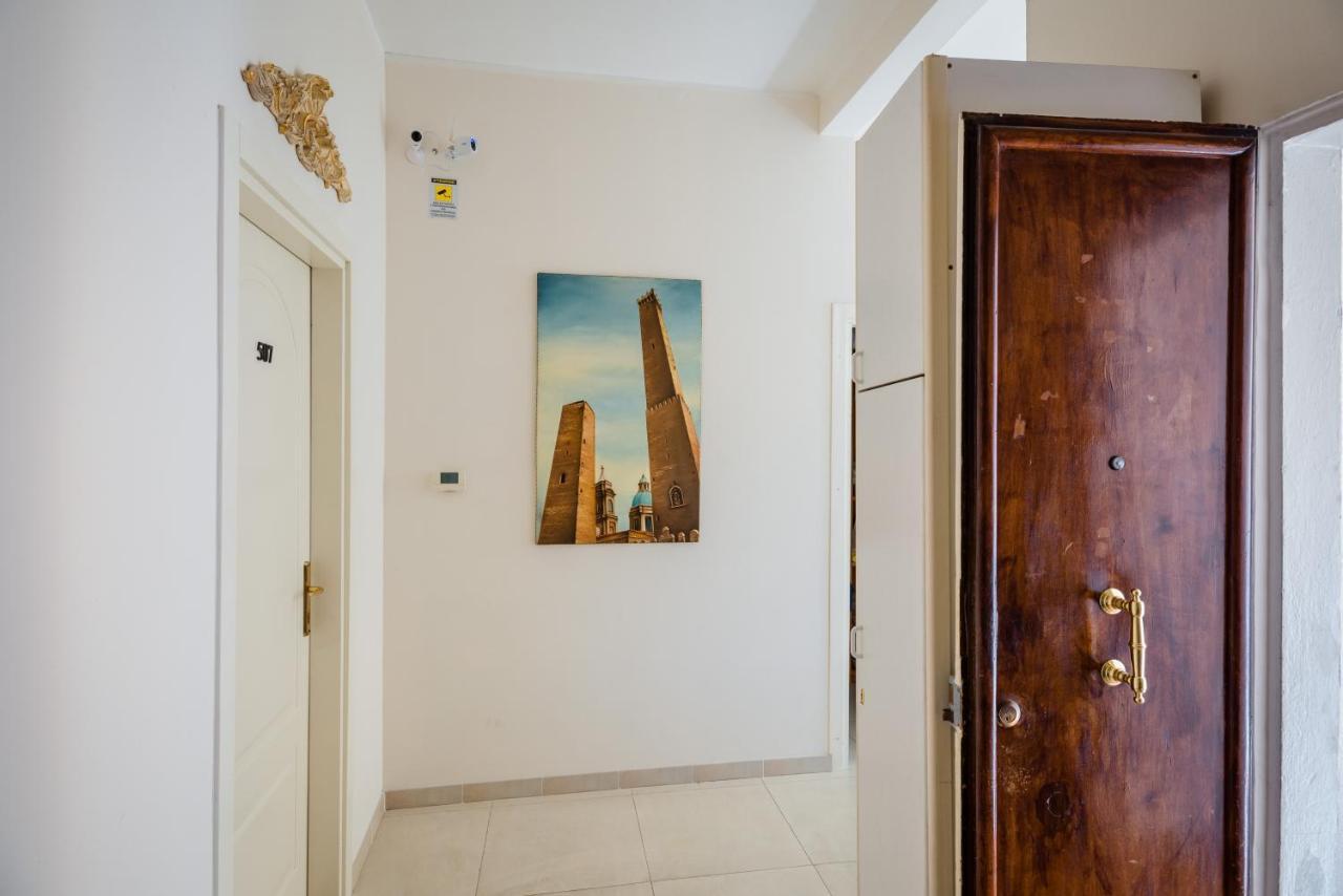 בולוניה Residenza Due Torri Check In Presso Hotel Centrale Vicolo Cattani 7 מראה חיצוני תמונה