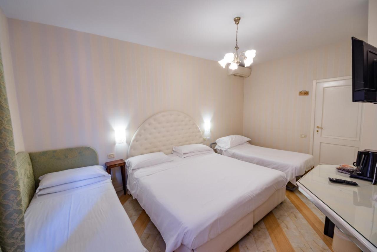 בולוניה Residenza Due Torri Check In Presso Hotel Centrale Vicolo Cattani 7 מראה חיצוני תמונה