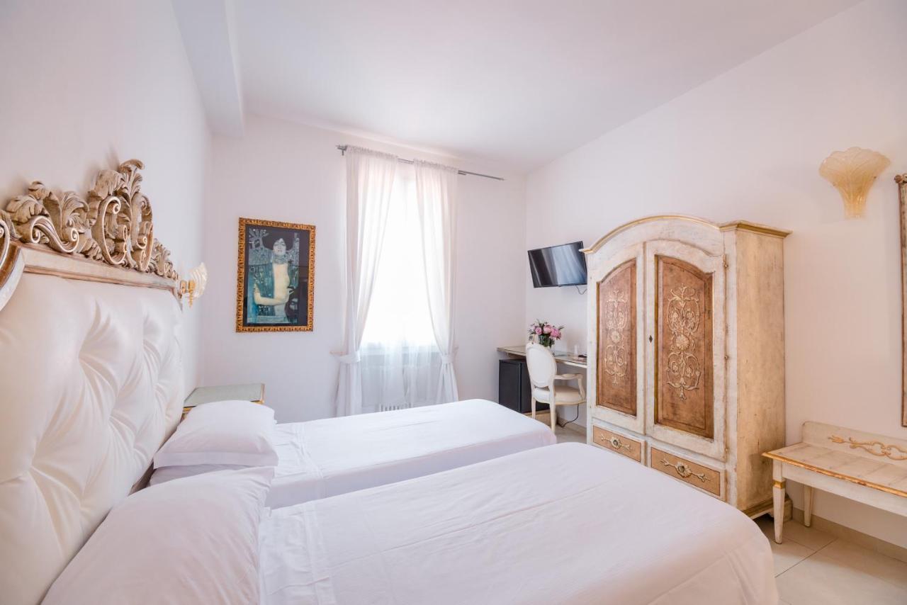 בולוניה Residenza Due Torri Check In Presso Hotel Centrale Vicolo Cattani 7 מראה חיצוני תמונה