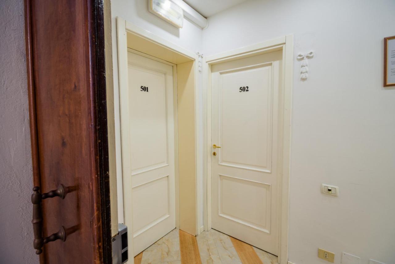בולוניה Residenza Due Torri Check In Presso Hotel Centrale Vicolo Cattani 7 מראה חיצוני תמונה